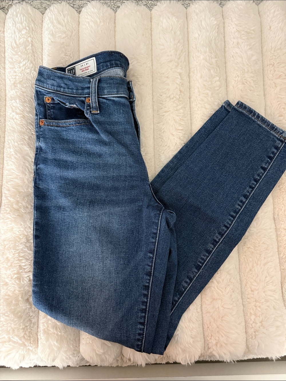 GAP Women's Skinny Jeans in Dark Blue Wash